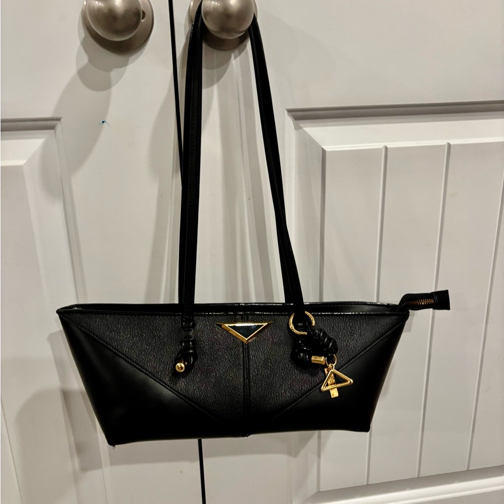 Aldo Sadieshoulderx Black Leather Women's Bag- like new
